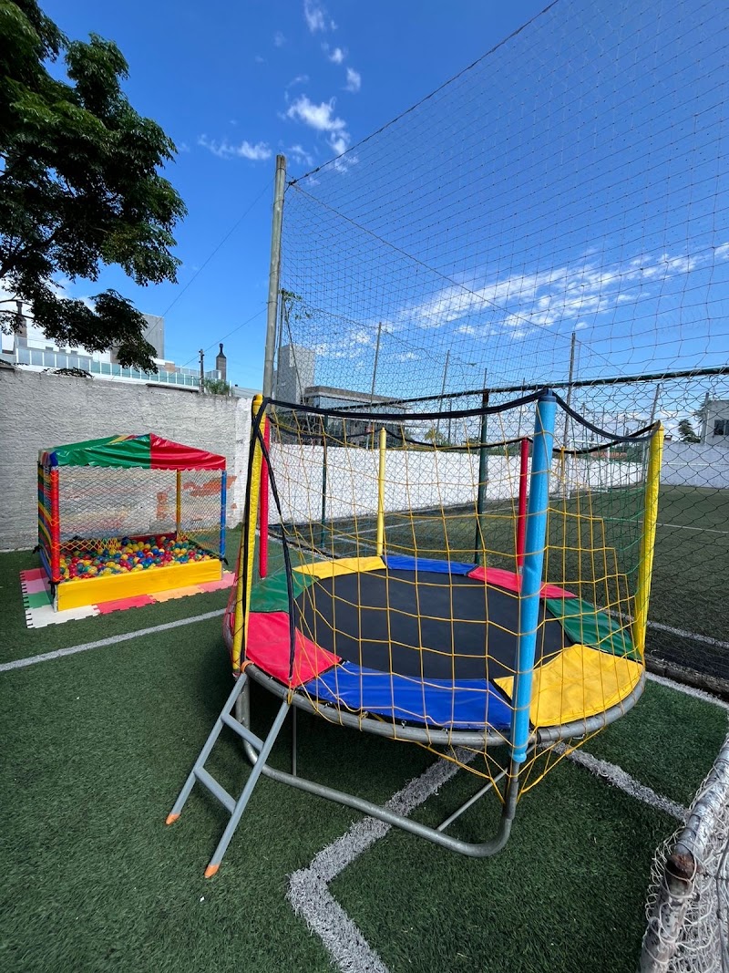 LIPE BRINQUEDOS- Aluguel de cama elástica/ piscina de bolinha